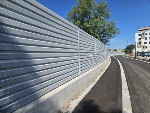 aluminijasta protihrupna ograja 2 75