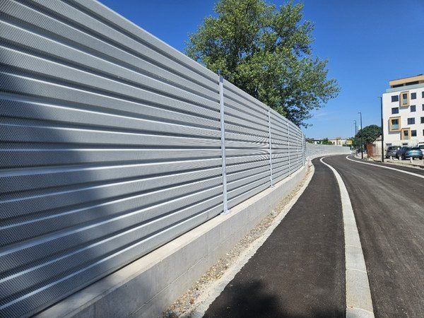 aluminijasta protihrupna ograja 2 75