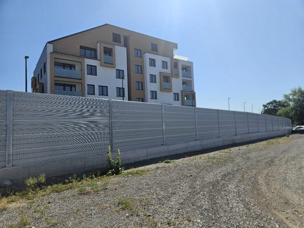 aluminijasta protihrupna ograja 3 75